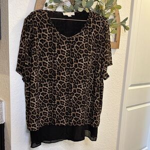 Leopard Print V-Neck Top